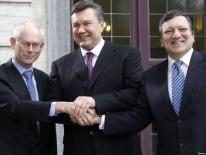 Van Rompuy, Yanukovych e Barroso nel 2010