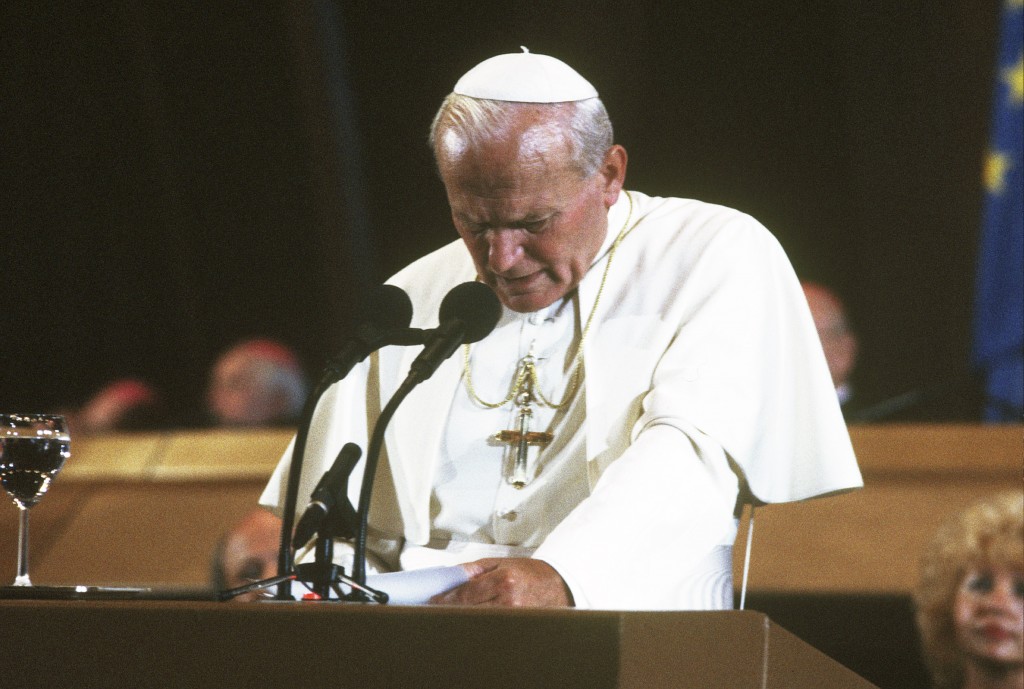 La fotogallery del discorso di Papa Giovanni Paolo II al Parlamento