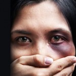Commissione chiede adesione Ue a Convenzione Istanbul contro violenza sulle donne