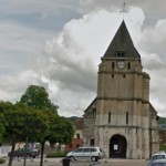 Francia, due uomini entrano in chiesa e sgozzano il prete. Uccisi, Isis rivendica