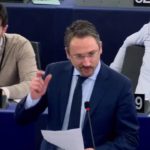 Il Parlamento Ue sanziona il 5 Stelle Pedicini per il 'vaffa' in Aula