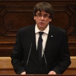 Catalogna, Puigdemont dichiara l'indipendenza ma la sospende 