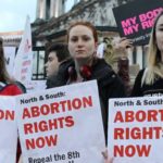 Aborto, May si rifiuta di intervenire sulla liberalizzazione in Irlanda del Nord