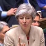 In Parlamento prevale il tatticismo, Theresa May convoca un gabinetto d'emergenza