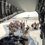 Afghanistan, ultime ore degli europei a Kabul. Da Roma a Berlino, chiusi in fretta i ponti aerei