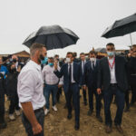 Raccolti a rischio cambiamento climatico, Macron annuncia un piano assicurativo da 600 milioni per gli agricoltori