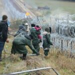 Mentre al confine con la Bielorussia muore un bambino di un anno la Polonia si concentra sugli arresti dei migranti
