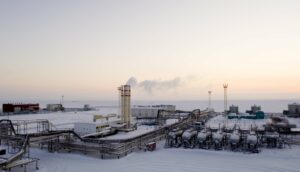 Impianti di estrazioni del gas di Gazprom in Siberia. L'Italia vorrebbe sottrarsi in tempi molto rapidi alle dipendenze russe, Gentiloni avverte che non sarà facile [foto: imagoeconomica]