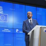 Dal salario minimo alle quote rosa nelle aziende, Macron chiude la presidenza Ue con tanti successi ma lascia in sospeso la riforma dell'Europa