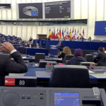 L'Europarlamento si spacca ma vota sì al gas e nucleare nella tassonomia verde