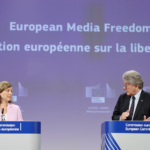 Protezione da spyware e pressioni politiche, più trasparenza e test sulla pluralità. Bruxelles presenta il Media Freedom Act
