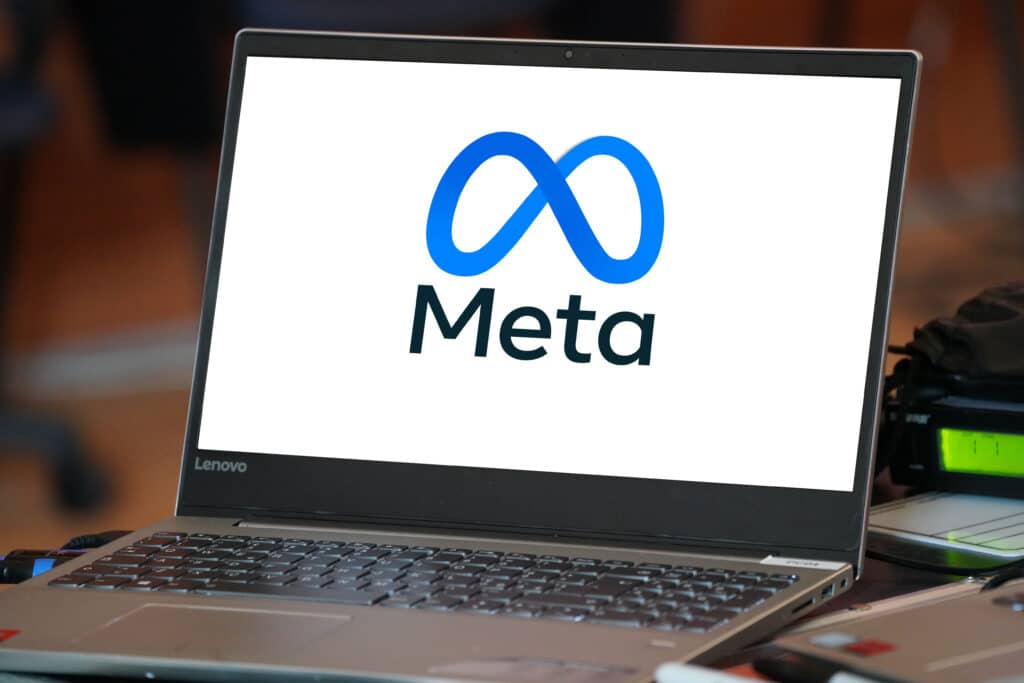 Bruxelles multa Apple (500 milioni) e Meta (200 milioni) per gestione dati personali degli utenti