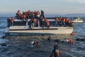 Richiedenti asilo iracheni e siriani in acque greche. Con il cambiamento climatico fermare le partenze come vorrebbero gli Stati Ue diventa ancor più complicato