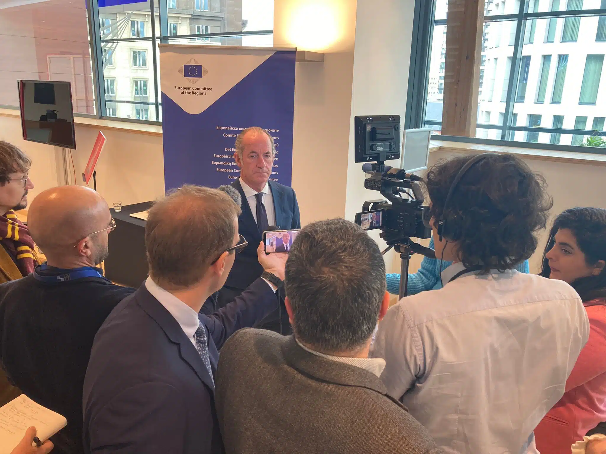 Il presidente della Regione Veneto, Luca Zaia, attacca la Commissione Ue sul Pnrr. "Non so chi sia questa persona che dice 'si, ma poco'"