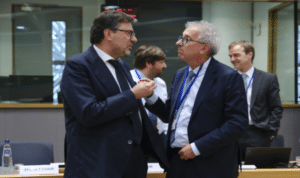 Il ministro dell'Economia, Giancarlo Giorgetti, con il direttore esecutivo del Mes, Pierra Gramegna