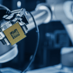 Intel stanzia 4 miliardi di euro per uno stabilimento di microchip in Polonia. Tutto tace da mesi sul fronte italiano
