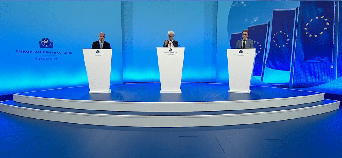 La presidente della Bce, Christine Lagarde, in conferenza stampa