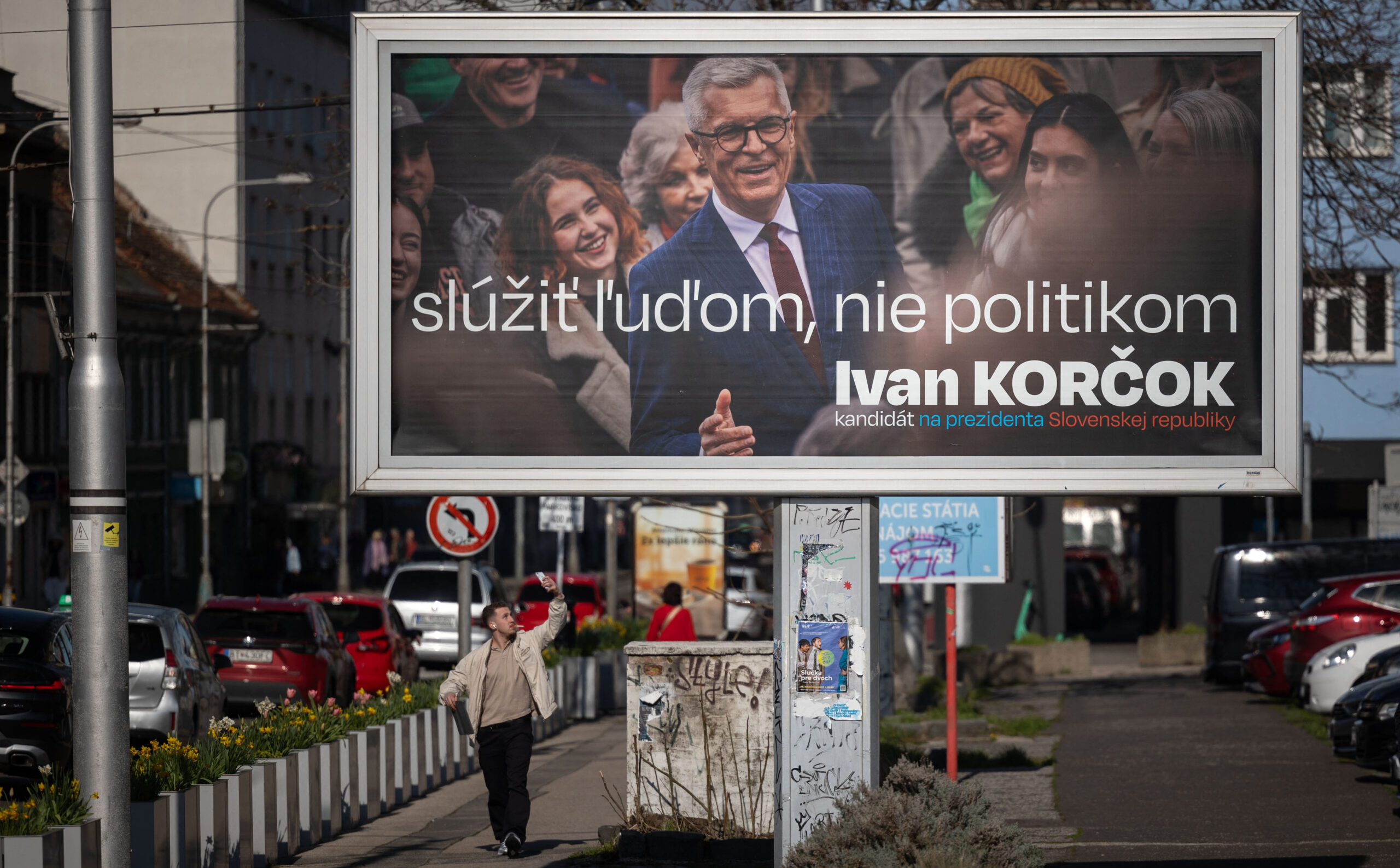 Na Slovensku bude konkurencia medzi Korčukom a Pellegrinim tesná