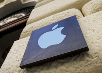 APERTURA APPLE STORE ROMA VIA DEL CORSODETTAGLIO MELA