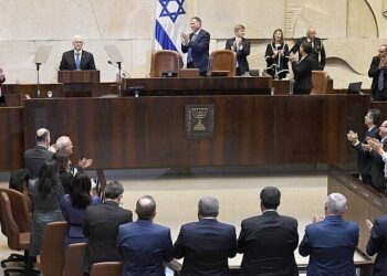 Vice President of the United States Mike Pence visits the Knesset and delivers remarks in front of a special parliamentary session, Jerusalem January 22, 2018. [foto: Wikimedia Commons]Vice President of the United States Mike Pence visits the Knesset and delivers remarks in front of a special parliamentary session, Jerusalem January 22, 2018.