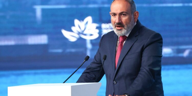 Il primo ministro armeno Nikol Pashinyan (foto: Imagoeconomica)