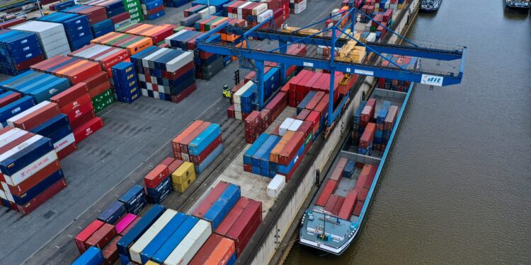 Un esempio di intermodalità. Credit: Ina Fassbender / AFP