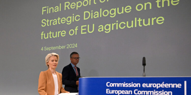 Von der Leyen alla presentazione del rapporto sul Dialogo strategico per il futuro dell'agricoltura Ue. Credit: Nicolas Tucat / AFP