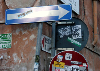 CARTELLO
 CARTELLI
 STRADALE
 STRADALI
 DIVIETO
 ACCESSO
 SENSO UNICO