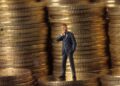 Scelta investimenti dubbio [foto: imagoeconomica] Investimenti esteri