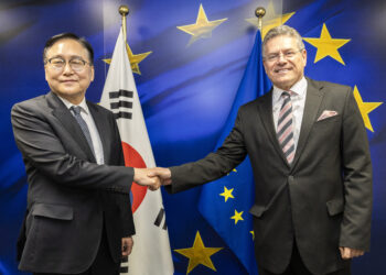 Inkyo Cheong e Maroš Šefcovic. Fonte: EC - Audiovisual Service