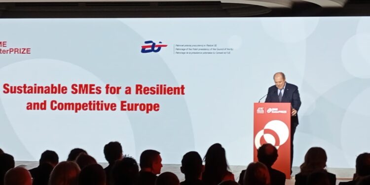 Il presidente e amministratore delegato di Generali, Philippe Donnet, alla IV edizione di SME EnterPRIZE [Bruxelles, 26 marzo 2025. Foto: Emanuele Bonini per Eunews]