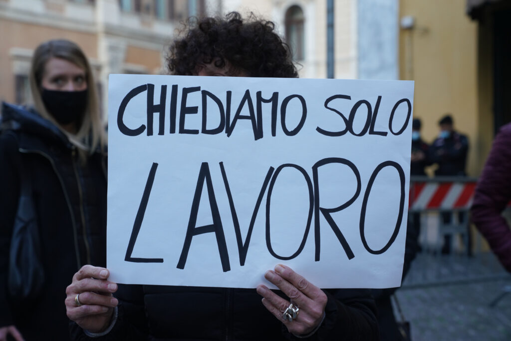 All’Eurocamera riparte il lavoro per dire stop ai tirocini gratuiti