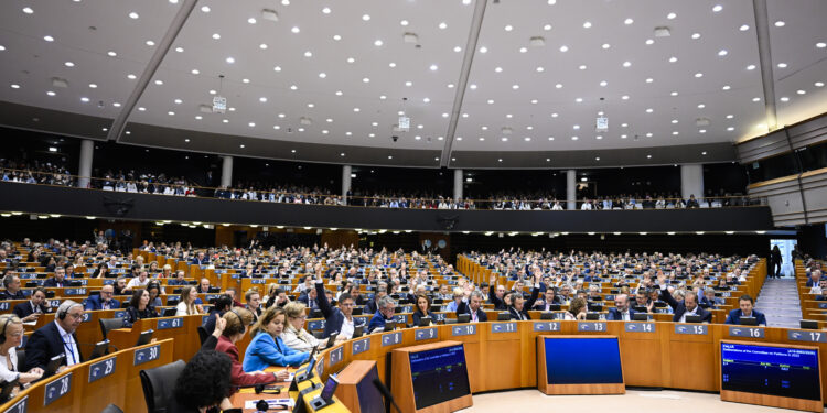 plenaria parlamento carbonio cbam