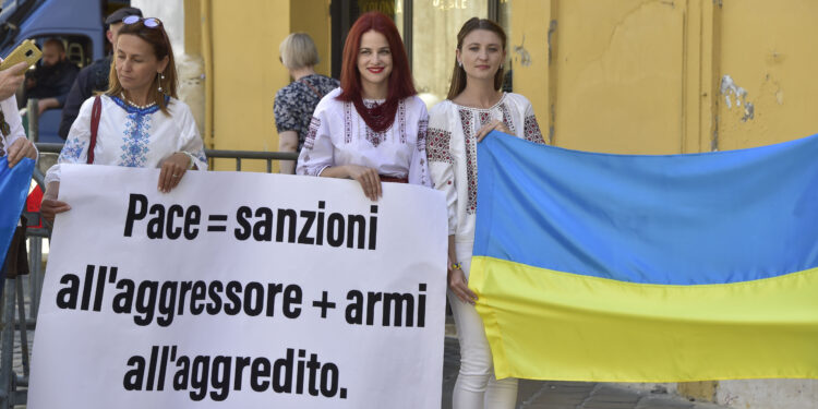 Sit-in della comunità ucraina in Italia [foto: Paolo Cerroni/imagoeconomica]