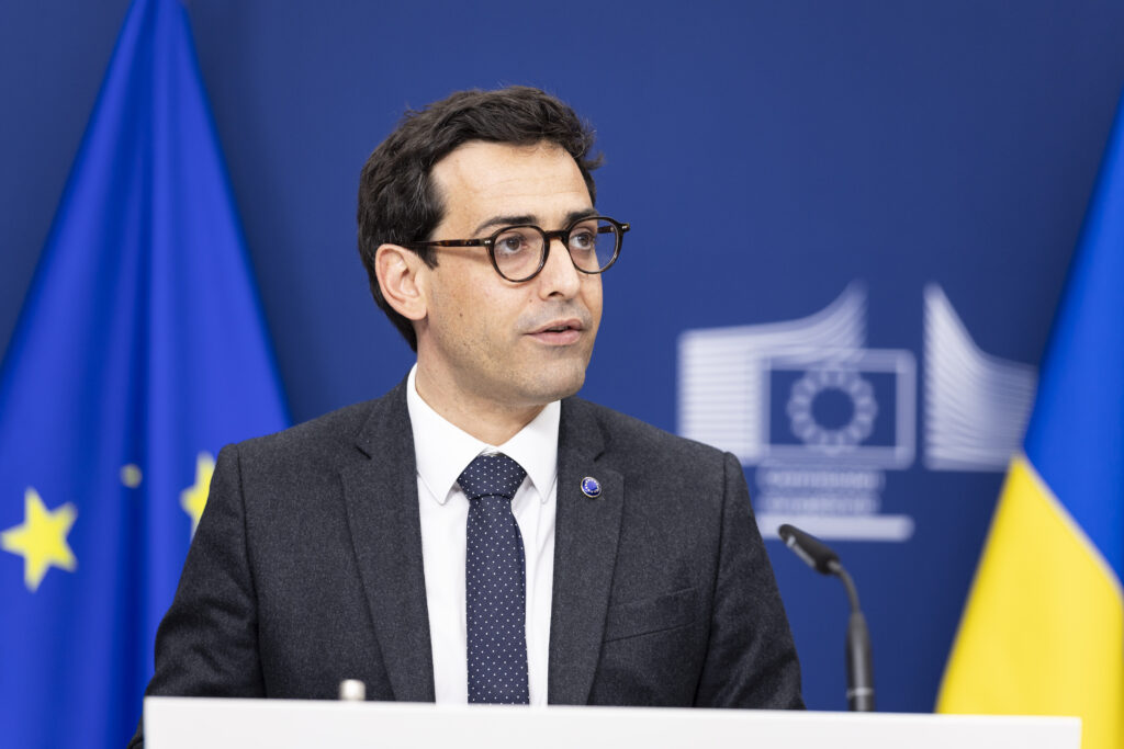 The EU launches 13 projects abroad to diversify imports of critical ...