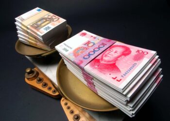 BANCONOTE CINESI
 CINA
 YUAN
 MAZZETTE
 BILANCIA
 RENMINBI