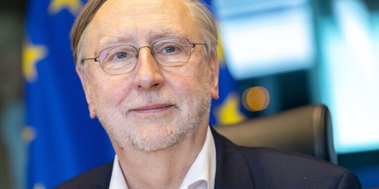 Il presidente della commissione Commercio internazionale, Benrd Lange [foto: Alain Rolland/European Parliament]