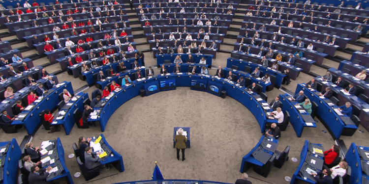 La presidente della Commissione europea, Ursula von der Leyen, pronuncia il discorso sullo Stato dell'Unione in Parlamento europeo [Strasburgo, 10 settembre 2025]