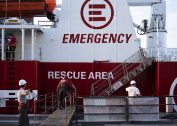 SALPATA DA GENOVA LA NAVE LIFE SUPPORT DI EMERGENCY
PRIMA MISSIONE UMANITARIA NEL MAR MEDITERRANEO
ONG
STAFF VOLONTARI