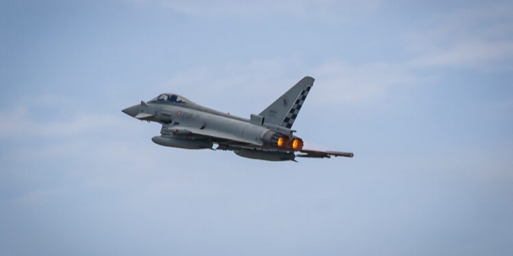 EUROFIGHTER AEREO AEREI AEROPLANO AEROPLANI DIFESA CACCIA AERONAUTICA MILITARE TYPHOON