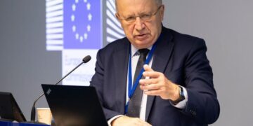 Andrius Kubilius difesa