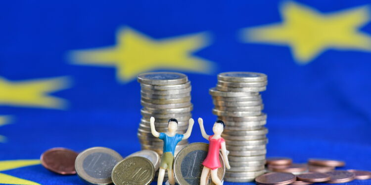 GENDER GAPEQUITA'PARITA'DI GENERE SUL LAVORORETRIBUZIONE DIFFERENZEUE EU EUROPAUOMO DONNAMASCHIO FEMMINAREDDITOPAGAMENTOENTRATEMONETEBAMBINI RAGAZZI CRESCITARISPARMI