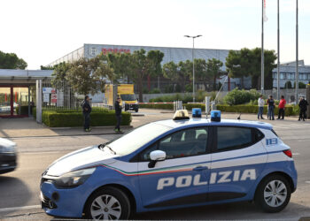Auto polizia di Stato [foto: Saverio De Giglio/imagoeconomica]