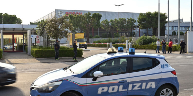 Auto polizia di Stato [foto: Saverio De Giglio/imagoeconomica]