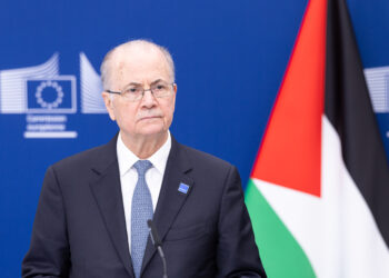 Mohammad Mustafa, on the left, and Dubravka Šuica