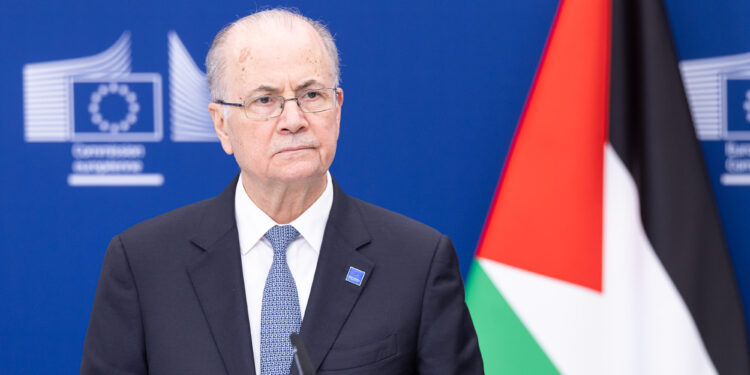 Mohammad Mustafa, on the left, and Dubravka Šuica