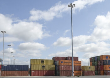 Containers nel Porto di Civitavecchia (Imagoeconomica)CONTAINER