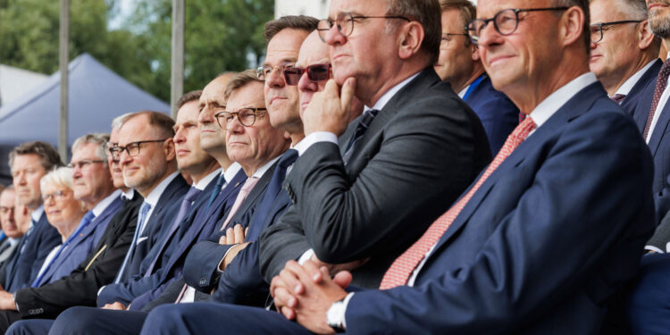 Boris Pistorius ministro federale della difesa e Friedrich Merz cancelliere federale tedesco durante la cerimonia del settantesimo anniversario dell'adesione della Repubblica federale di Germania alla Nato
(Fonte: Imagoeconomica)