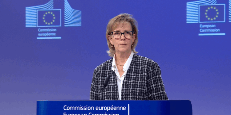 Maria Luís Albuquerque, commissaria per i Servizi Finanziari e l'Unione del Risparmio e degli Investimenti [Bruxelles, 4 dicembre 2025]