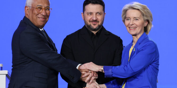 Antonio Costa, Volodymyr Zelensky e Ursula von der Leyen a Kiev, 24/02/26 [Eu Council]